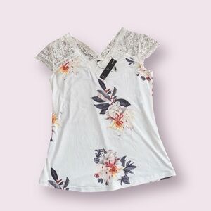 Women’s floral top size small lace business casual